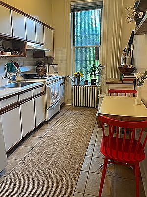 2nd image of 502 7th St #1