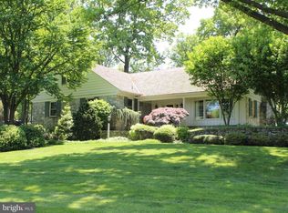 6 Woodcliff Dr, Leola, PA 17540