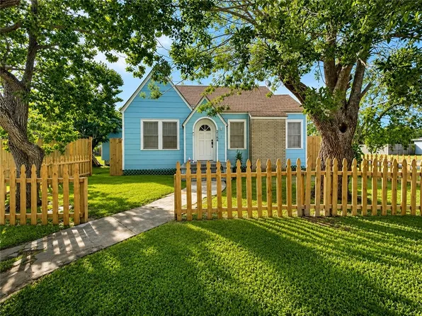 2764 Houston Ave, Ingleside, TX 78362