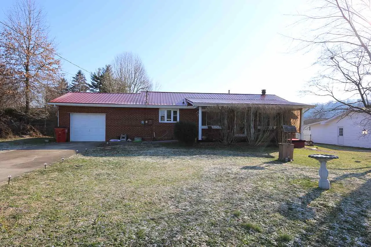 44 Township Road 1105 photo 1