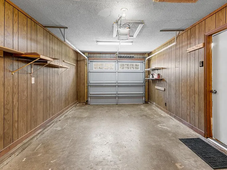 2637 Vassar Rd — Photo 26