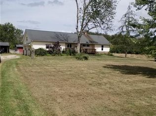 17096 Leggett Rd, Montville, OH 44064