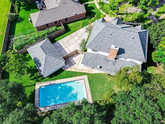 3rd image of 14219 Lake Trail Dr