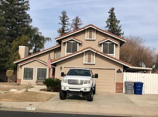 2307 Stuart Ave, Clovis, CA 93611