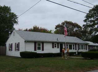 15 Dunbar Ct, Warwick, RI 02886