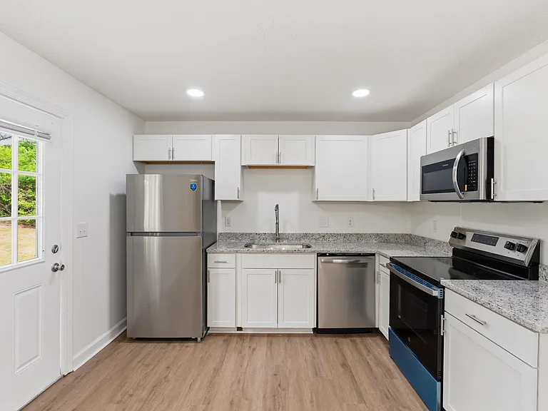 1012 Starmount Dr — Photo 10