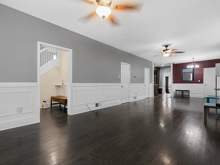 3835 N Western Ave — Photo 8