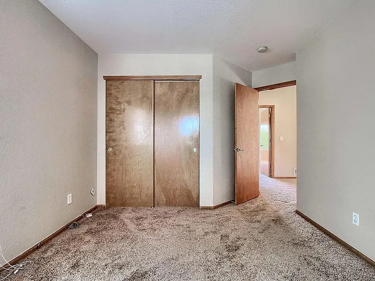 9425 Morning Glory Ln — Photo 13