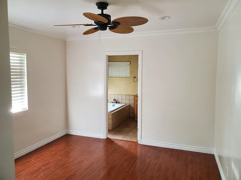 8921 Chimineas Ave — Photo 5