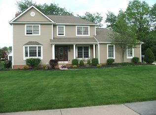 16 Prescott Dr, Hudson, OH 44236