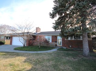 22464 Lakecrest St, Saint Clair Shores, MI