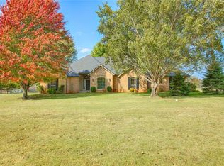 2411 Mission Ridge Dr, Edmond, OK 73025