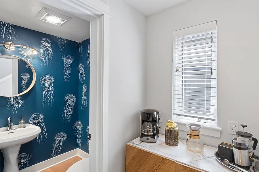 3 bed, 2.5 bath, 1630 sqft, $4,200 — Photo 3