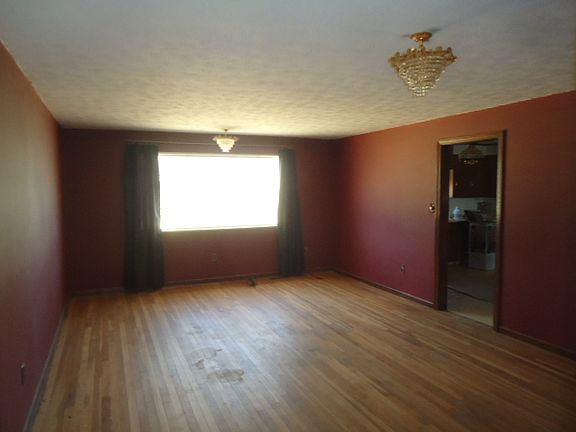 2nd image of 85 Gibson Ct