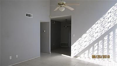 4th image of 3761 N Fruit Ave #C