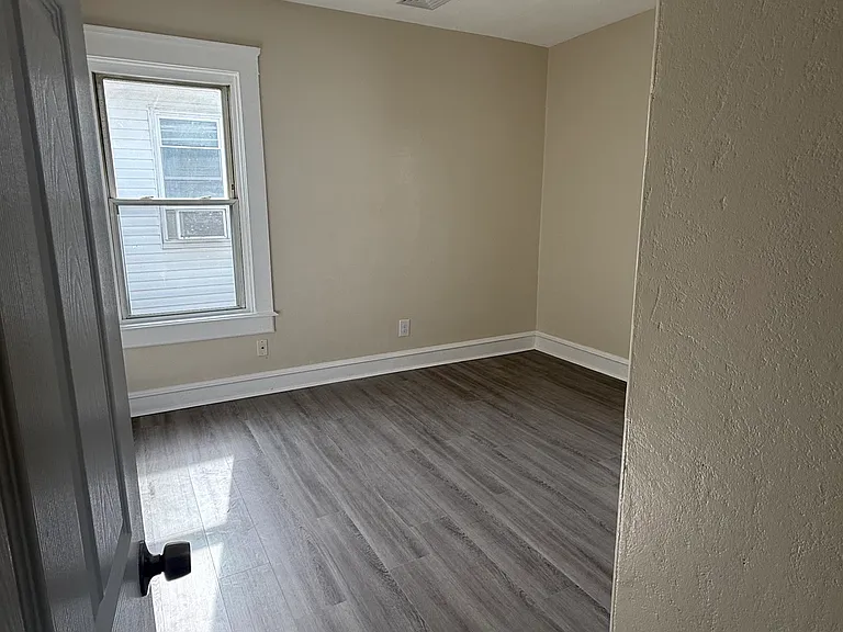 28 Magnolia St — Photo 22