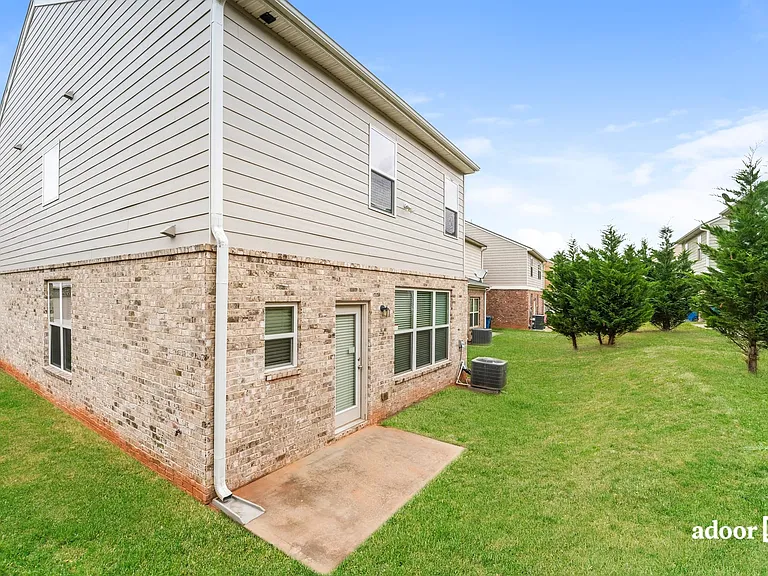 1327 Bass Ln — Photo 15