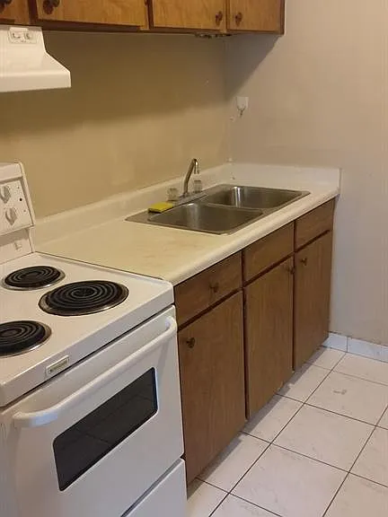 3044 Sandwich St #203 — Photo 8