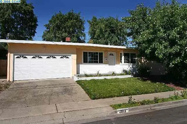 2813 Richard Ave photo 1