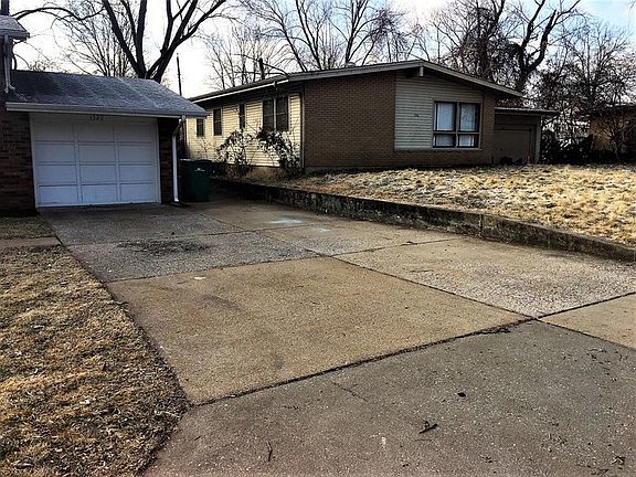 3rd image of 1520 Farmview Ave