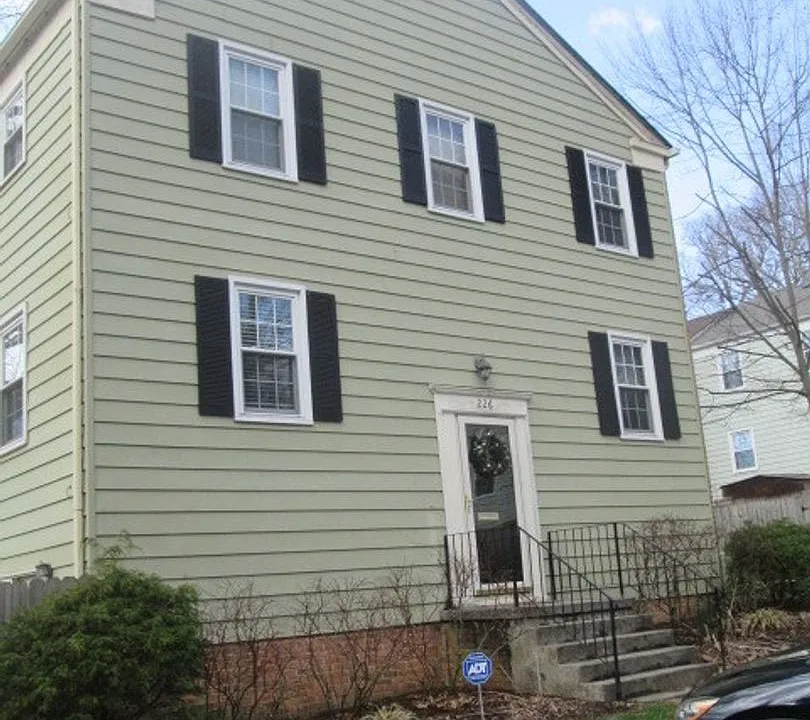 226 Huntington Ln