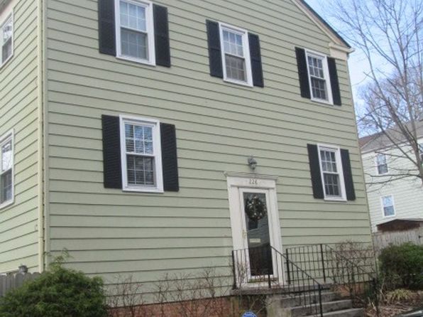 226 Huntington Ln