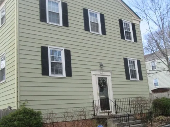 226 Huntington Ln, Blacksburg, VA 24060