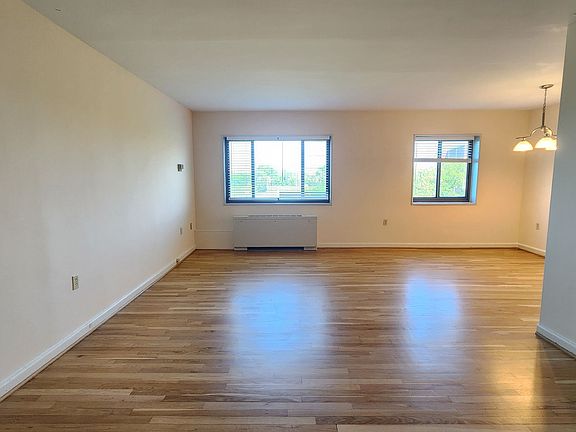 3rd image of 1200 S Arlington Ridge Rd APT 701