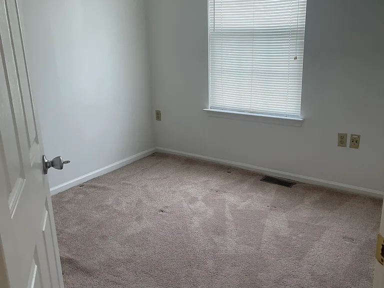 124 Richards Ln — Photo 11