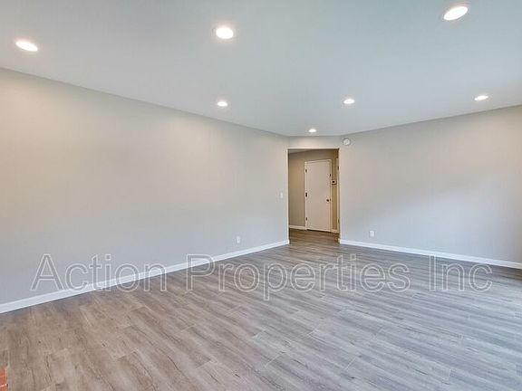 4th image of 10404 Vista Dr #B