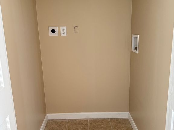 4th image of 445 Waterman Ave Floor 2