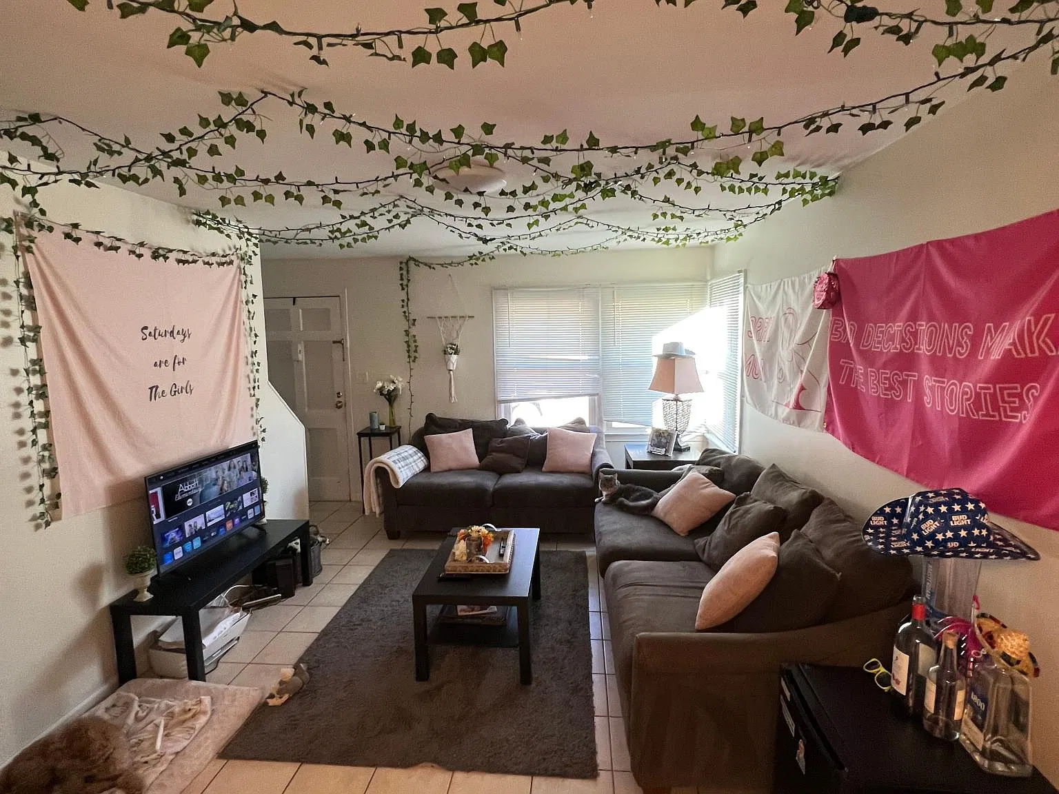 4 bed, 1000 sqft, $2,520 — Photo 4