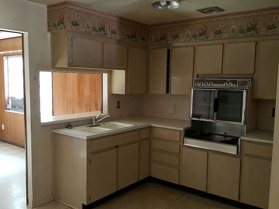 1st image of 2534 35th Ave N