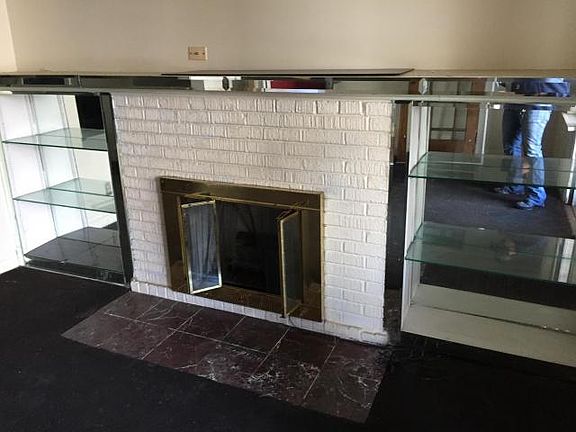 4th image of 8241 S Saginaw Ave