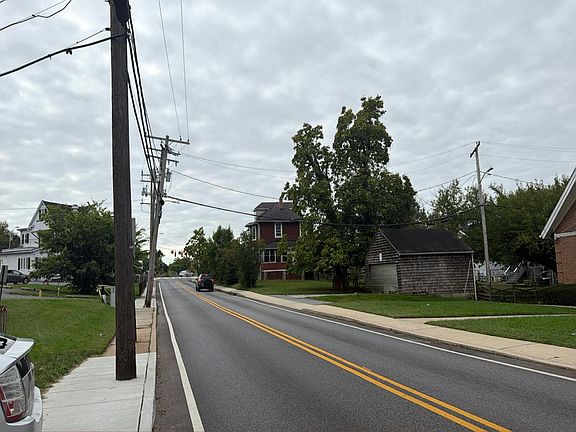 5th image of 6015 Old Harford Rd