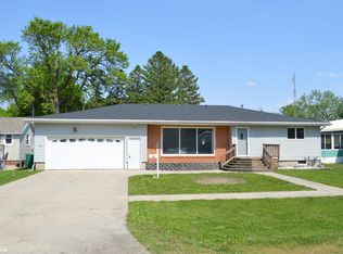 116 S 4th St, Klemme, IA 50449