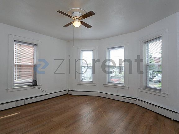 5th image of 10 Warner St #1R