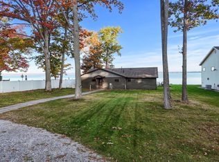 146 Huntington Dr, Roscommon, MI 48653
