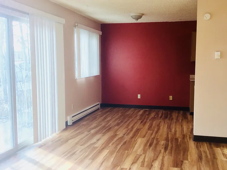 Aspen Circle Apartments — Photo 11