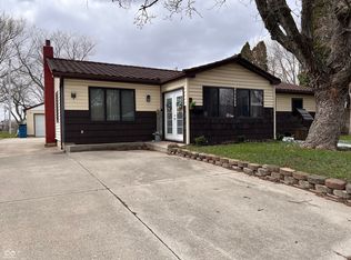 2 Walden Dr, Gas City, IN