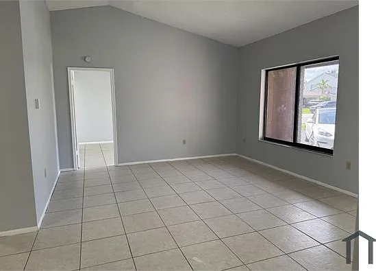 11651 NW 37th Pl — Photo 7