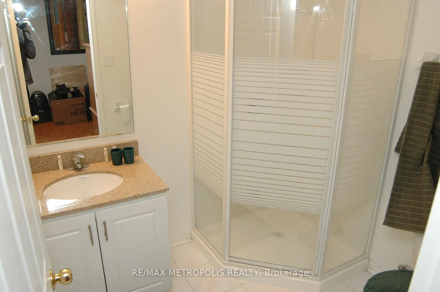 3 bed, $3,200 — Photo 3