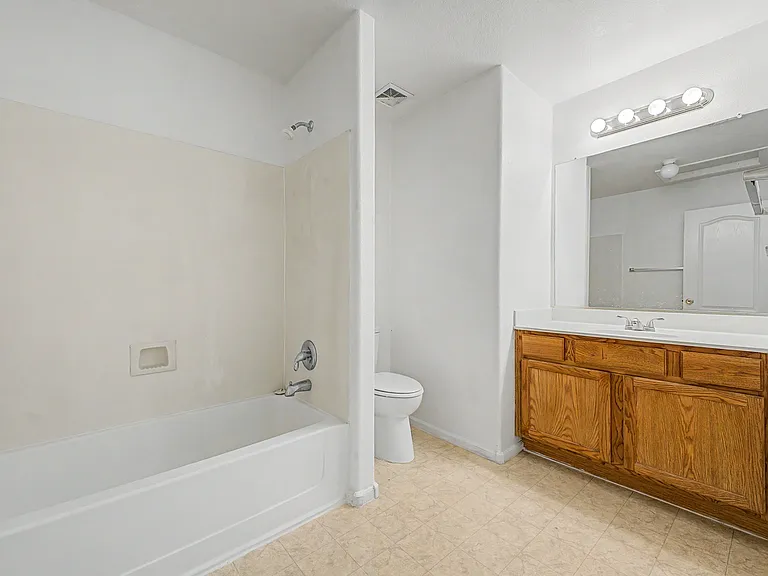 4649 E Augusta Ave — Photo 22
