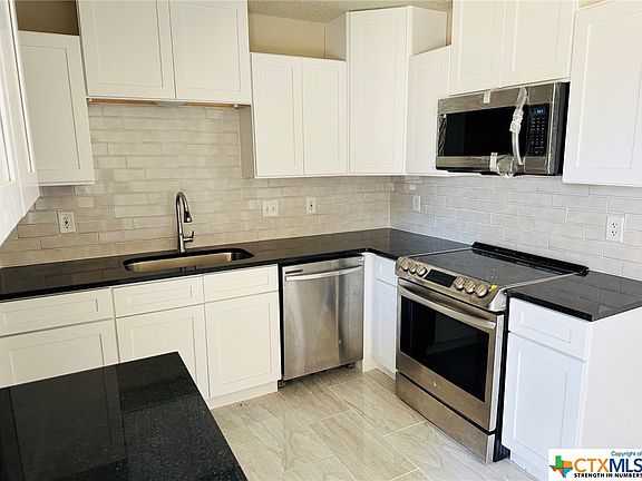 4th image of 3511 Coral Bay Ln