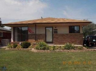 22537 Millenbach St, Saint Clair Shores, MI 48081