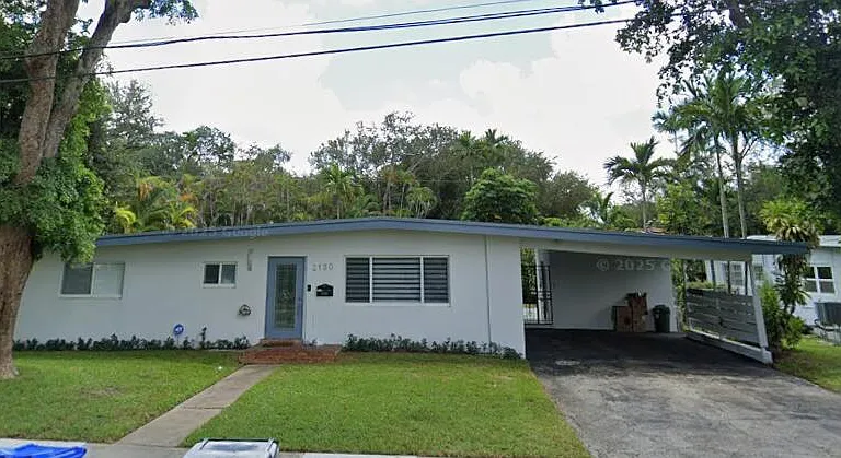 2130 NE 191st Dr — Photo 1