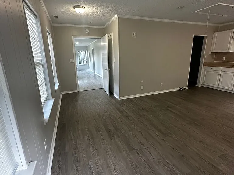 742 Old Sulphur Springs Rd — Photo 9