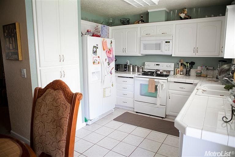 2nd image of 921 Sultana Dr