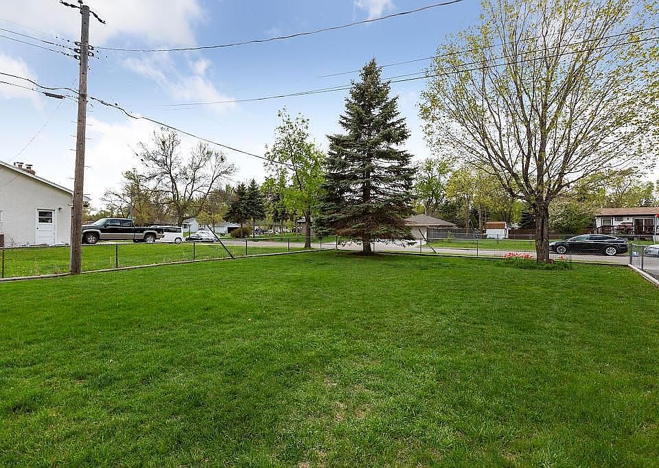 1st image of 1019 73rd Ave N