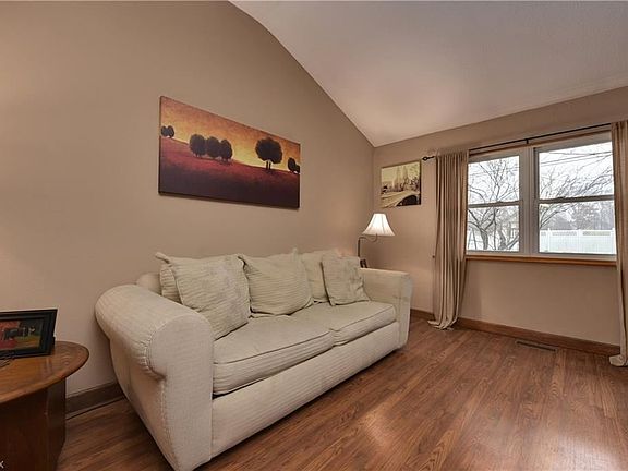3rd image of 22285 Sycamore Dr